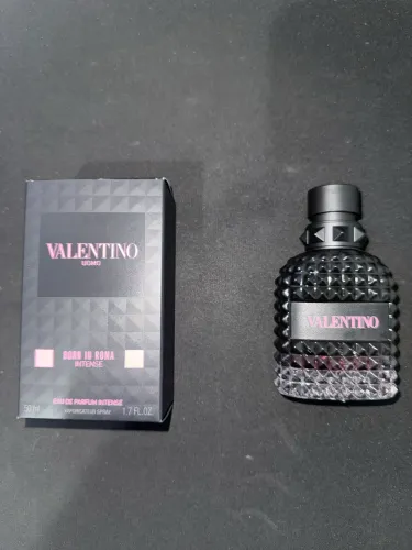 Perfume Valentino Oumo Born in Roma Intense