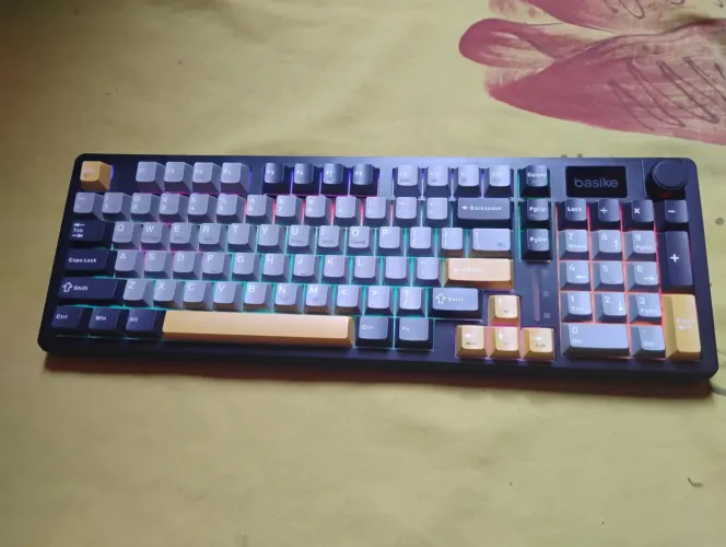 TECLADO MECÂNICO BASIKE KEY309 TRIPLE MODE COM SWITCH RED ILUMINAÇÃO RGB 98%