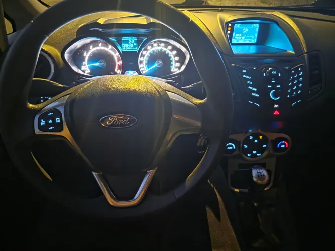 Ford Fiesta SE 1.6 8V Flex 5P 2014