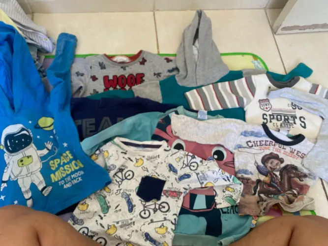 Lote de roupa tamanho 1 e 2 anos Roupinhas em bom estado