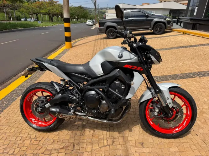 YAMAHA MT-09 / ABS