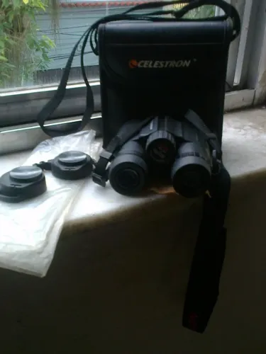 Binóculos Celestron Noble 8x32