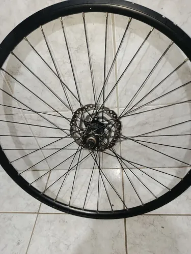 Par de Rodas aro 29 com cubos shimano. Cubo traseiro para 12 velocidades, raios inox preto