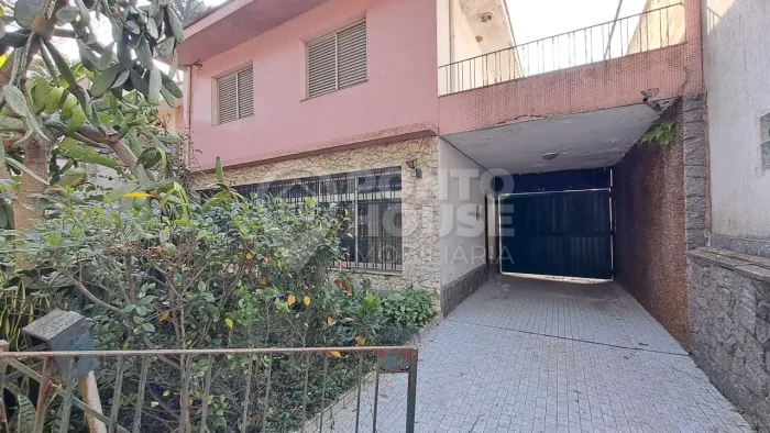 Casa à venda Planalto Paulista, 10 x 40, 3 dormitórios, amplo quintal, reforma