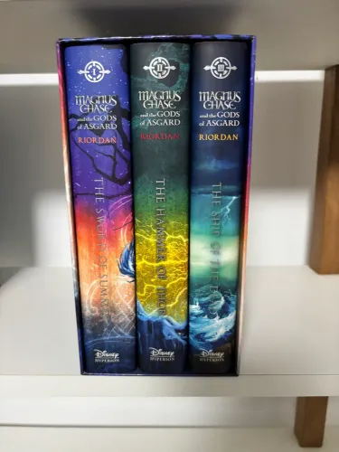 Trilogia Magnus chase box em Inglês