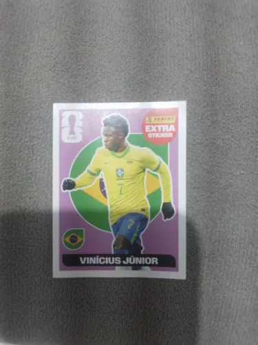 Figurinha Legend Bordô Vinícius Júnior - R$ 130,00, retirada em Manaus. Estado impecável.