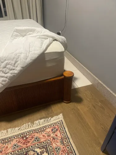 CAMA QUEEN ARTESANAL EL MADEIRA MACIÇA