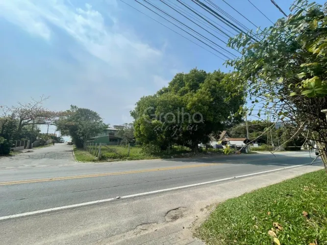 TERRENO NA ESTRADA GERAL DA ARMAÇÃO