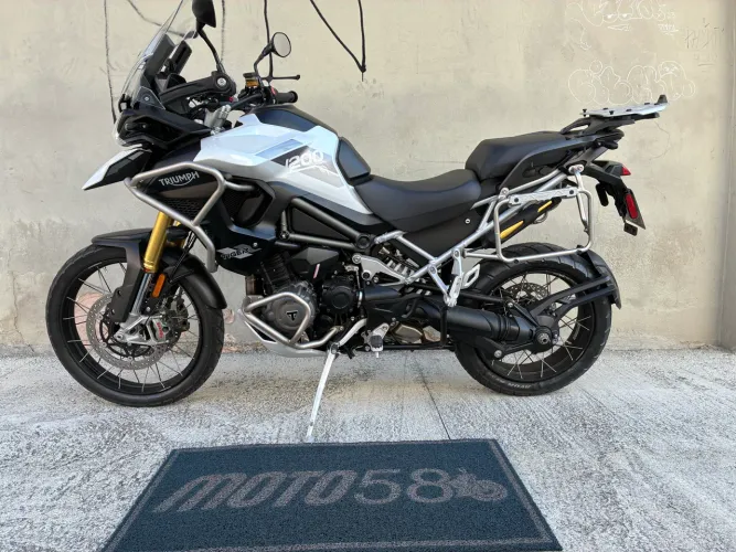 Tiger 1200 Rally Pro 2023 com 27.600 km - único dono 
