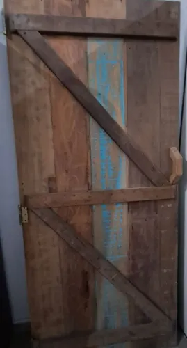 Porta de madeira de demolição 