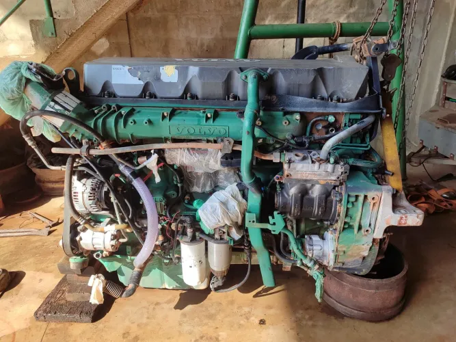 Motor volvo D13 completo. STD