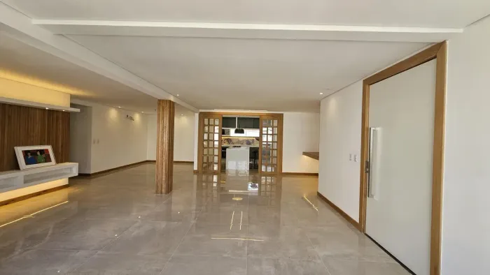 Lindo apartamento na Aldeota com 185m², 3 suítes, nascente, 2 vagas