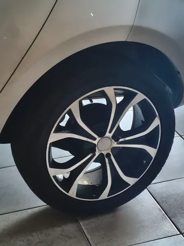 Vendo ou troco pneus aro 17