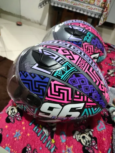 Vendo dois capacetes
