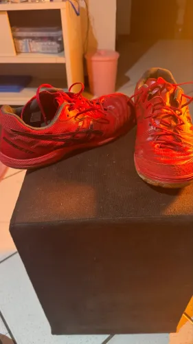 Chuteira de futsal asics