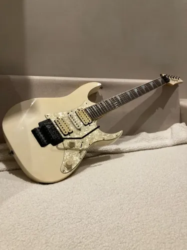 Guitarra ibanez RG450 Dx