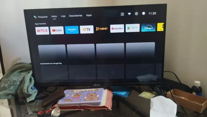 Tv Android 32 polegada ótima imagem pra retirada nota fiscal e caixa ainda na garantia