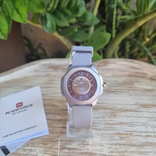 Relógio Naviforce NF7107 Feminino Luxo Pulseira de Silicone Design Moderno