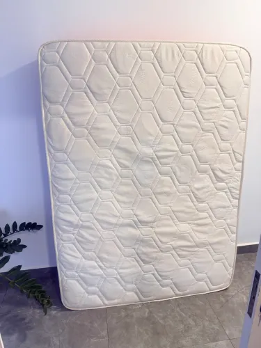 Colchão de casal com massageador