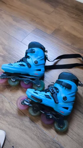 Patins HD Inline New Skull tamanho 38 com pouco uso.