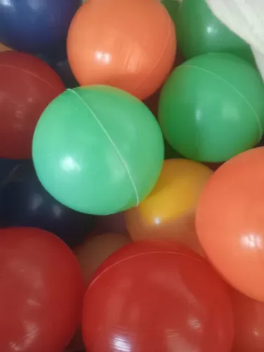 Kit com 43 Bolinhas Coloridas para Piscina de Bolinhas - Ótimo Estado