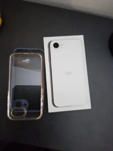 iPhone 16e 128GB | Bateria 96% + 2 Capas