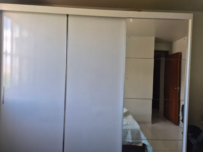 Guarda-roupa casal
