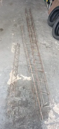 Ferragens/Treliças de ferro usadas para construção - R$ 300