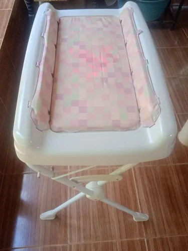 Trocador de bebê com suporte/ tripé