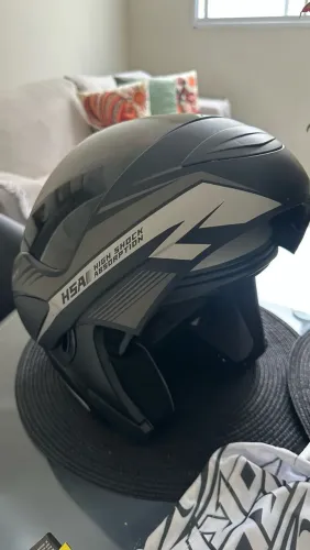 Vendo um capacete moto Escamotável V-PRO cinza numeração 58