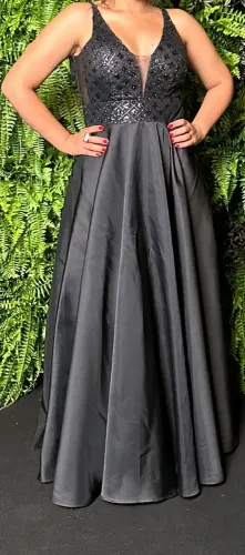 Vestido Longo de Festa Preto Tam. 42 ? Corpo Bordado em Paetês