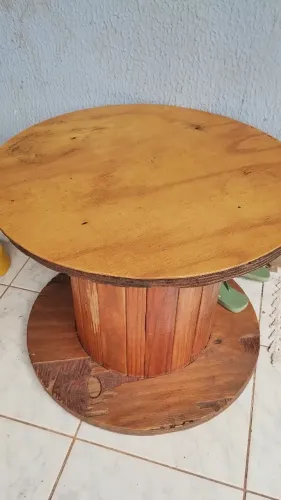 Mesa rústica varanda