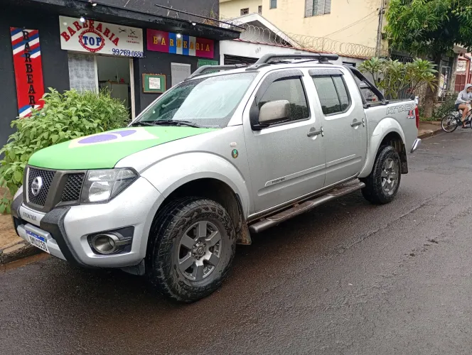 Nissan Frontier SV At.cd 4X4 2.5 TB Diesel Mec. 2013