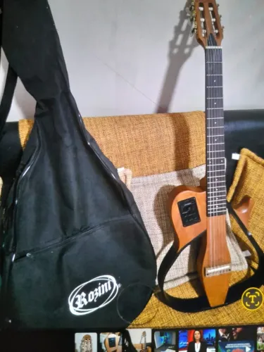 Violao marques nylon 3mil , cordas novas gianini , captador novo fischaman