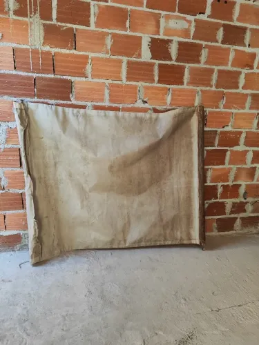 Toldo/lona. 35 reais 