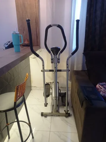 Elíptico simulador de caminhada