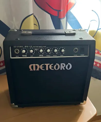 Amplificador Cubo Meteoro Mg15 Guitarra Cor Preto Preto 127/220v (Usado)