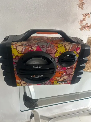 Caixa de som e rádio