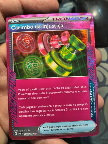 Carimbo da Injustiça- Carta Pokémon tcg, coleção Máscaras do crepúsculo (165/167)