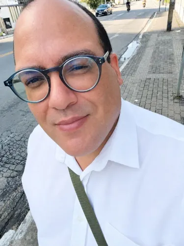 Serviços de Tradutor de Inglês e Garçom em eventos.