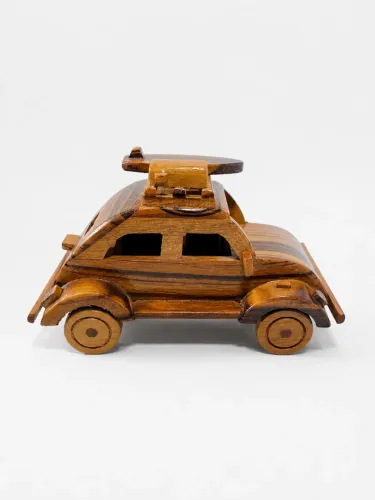 Miniatura Fusca de Madeira Artesanal com Prancha e Bagageiro