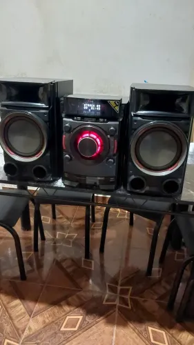 Som residencial LG de 900w rms, seminovo com controle remoto e antena, 1,200 reais cont: 9