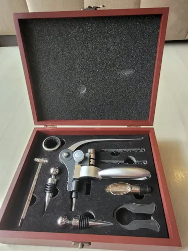 Kit Vinho Com 9 Acessórios Inox E 1 Caixa De Madeira
