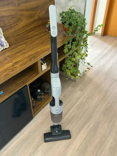 Aspirador de Pó 2 em 1 Electrolux sem Fio