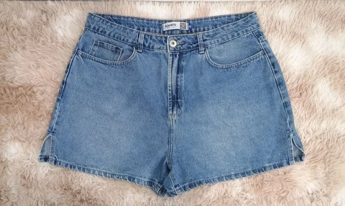 Short jeans