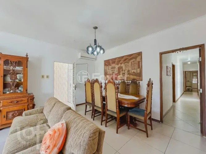 Casa à venda Rua Eurico Lara, Medianeira - Porto Alegre