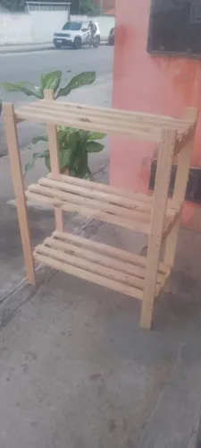 Móveis de pinos 