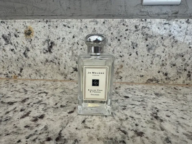 Perfume jo malone english pear and freesia