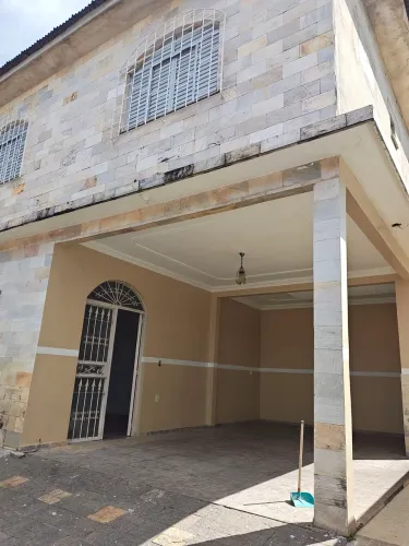 Alugo ótima casa duplex próximo ao gaac