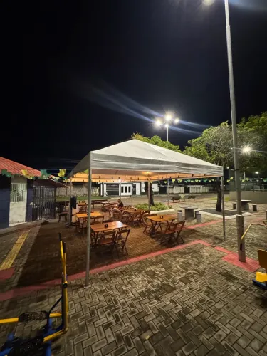 Tenda Piramidal 02UND